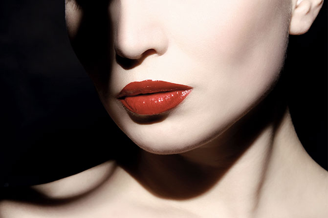 唇膏是每位女性魅力的象徵，一定要跟緊2021秋冬唇膏色調步伐BUY下去！