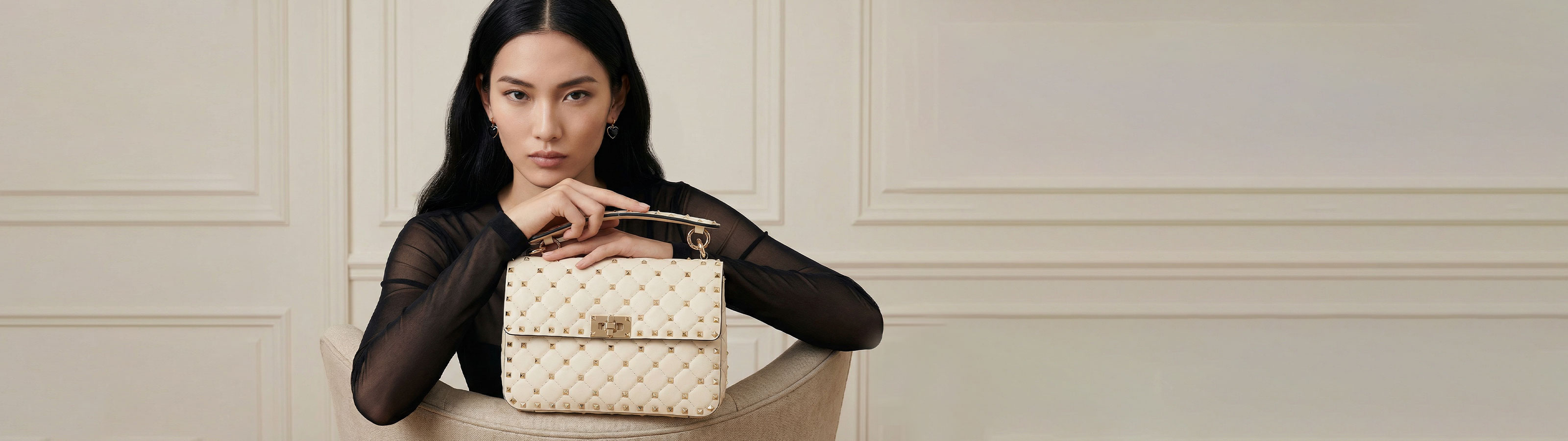 Valentino Garavani バッグ 新作・セール | IFCHIC ジャパン公式サイト