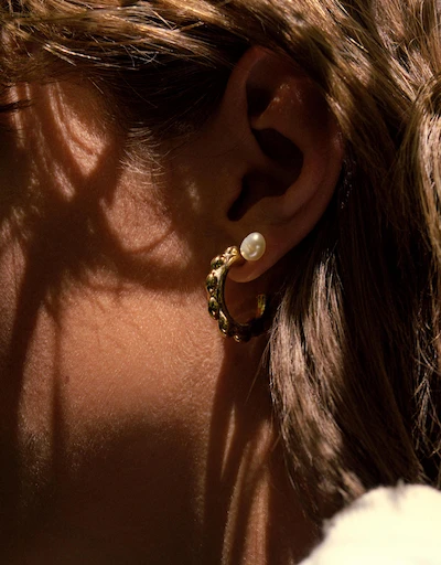 Baroque 金色珍珠耳環