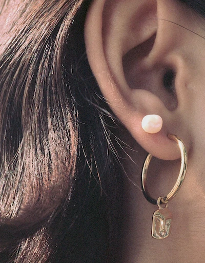 Baroque 金色珍珠耳環