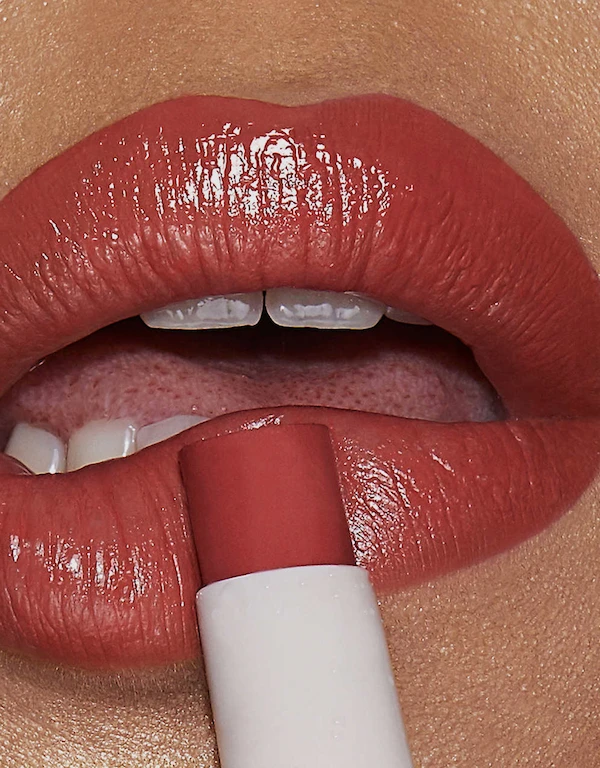 Charlotte Tilbury Hyaluronic Happikiss Lipstick Gloss Balm-Enchanting Kiss
