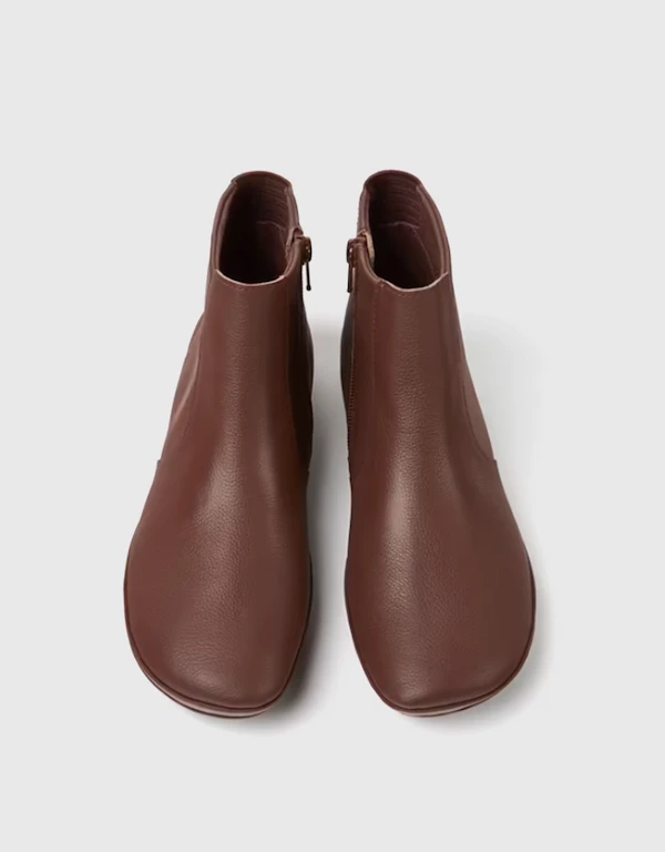 Camper Right Calfskin Ankle Boots