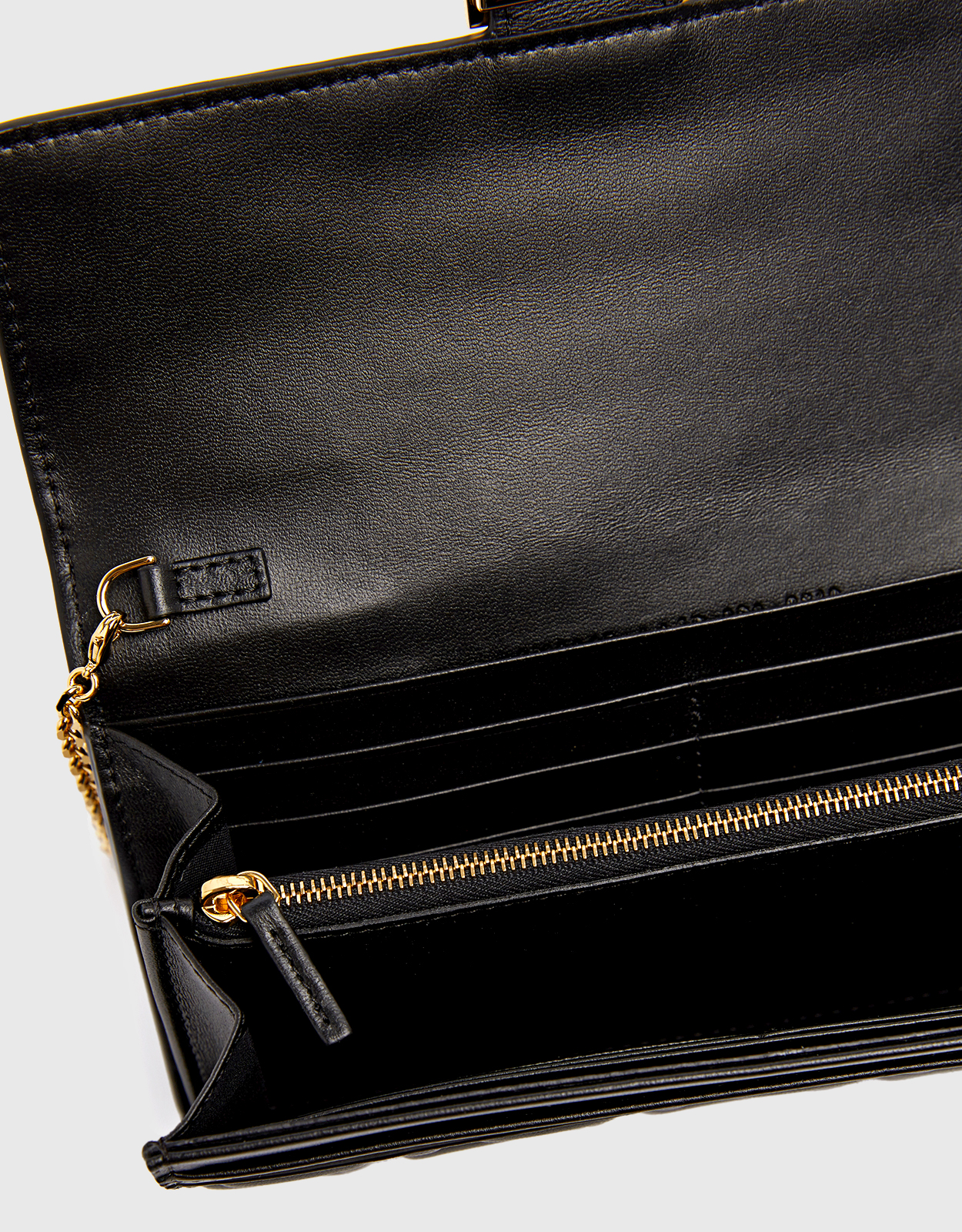 Fendi バゲットナッパレザーコンチネンタルチェーンウォレット