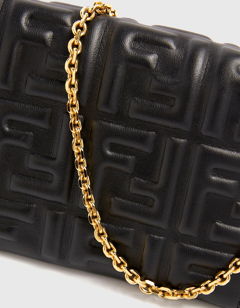 Fendi バゲットナッパレザーコンチネンタルチェーンウォレット