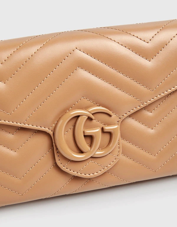 Gucci GG Marmont 迷你絎縫皮革斜挎包