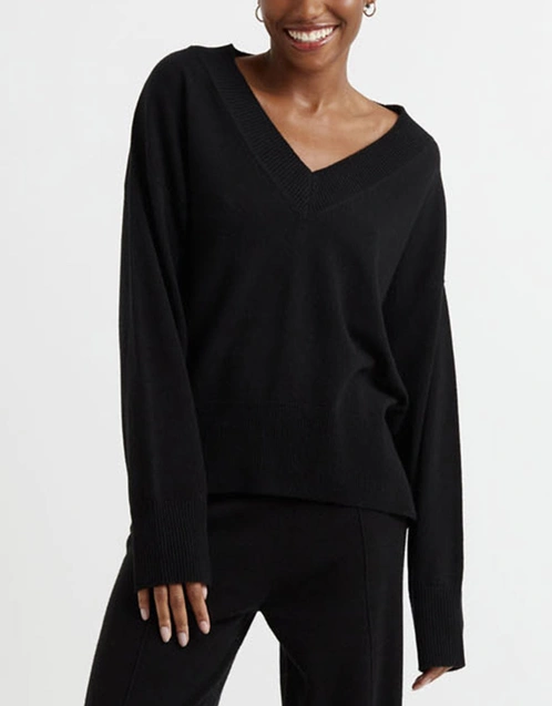 Wool-Cashmere V-Neck Sweater - Black