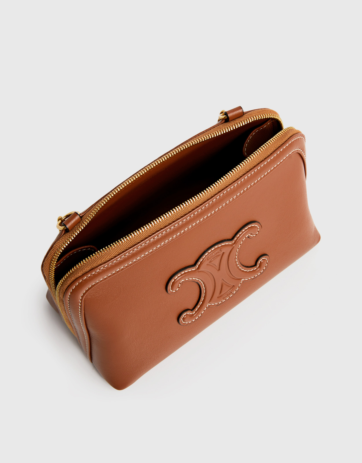 clutch on chain cuir triomphe in smooth calfskin