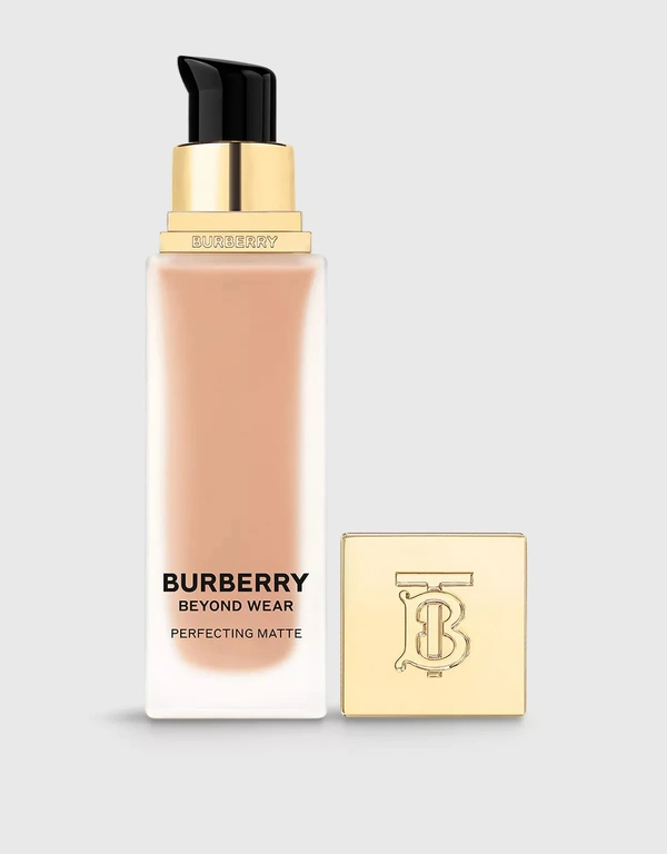 Burberry Beauty Beyond Wear Perfecting Matte Foundation-80 Medium Cool