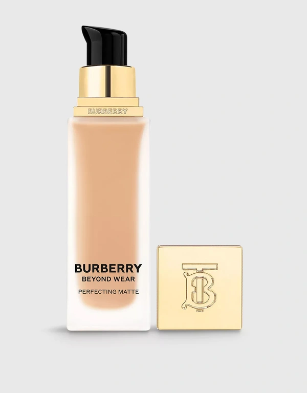 Burberry Beauty Beyond Wear Perfecting Matte Foundation-70 Medium Neutral