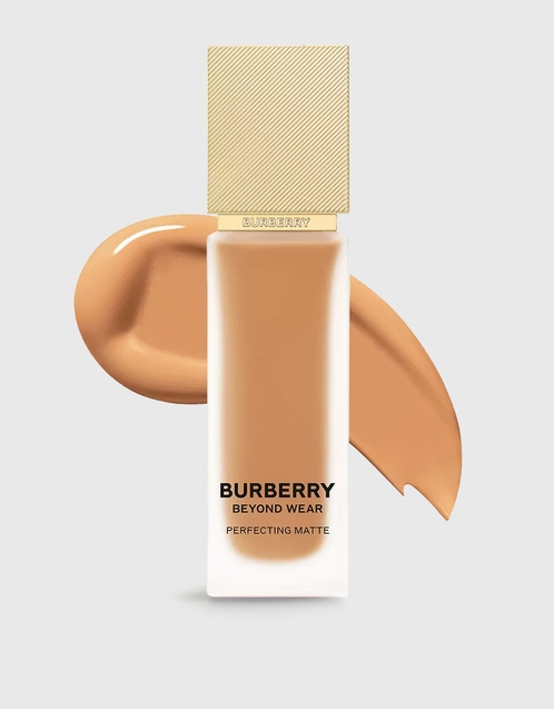 BURBERRY BEYOND WEAR クッションファンデーション バーバリー ビヨンド ウェア パーフェクティング マット クッション