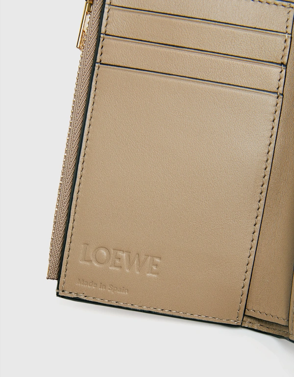 Loewe 小型柔軟粒面小牛皮直式錢包