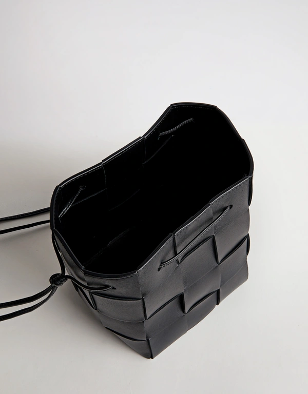 Bottega Veneta Cassette Small Intrecciato Lambskin Bucket Bag
