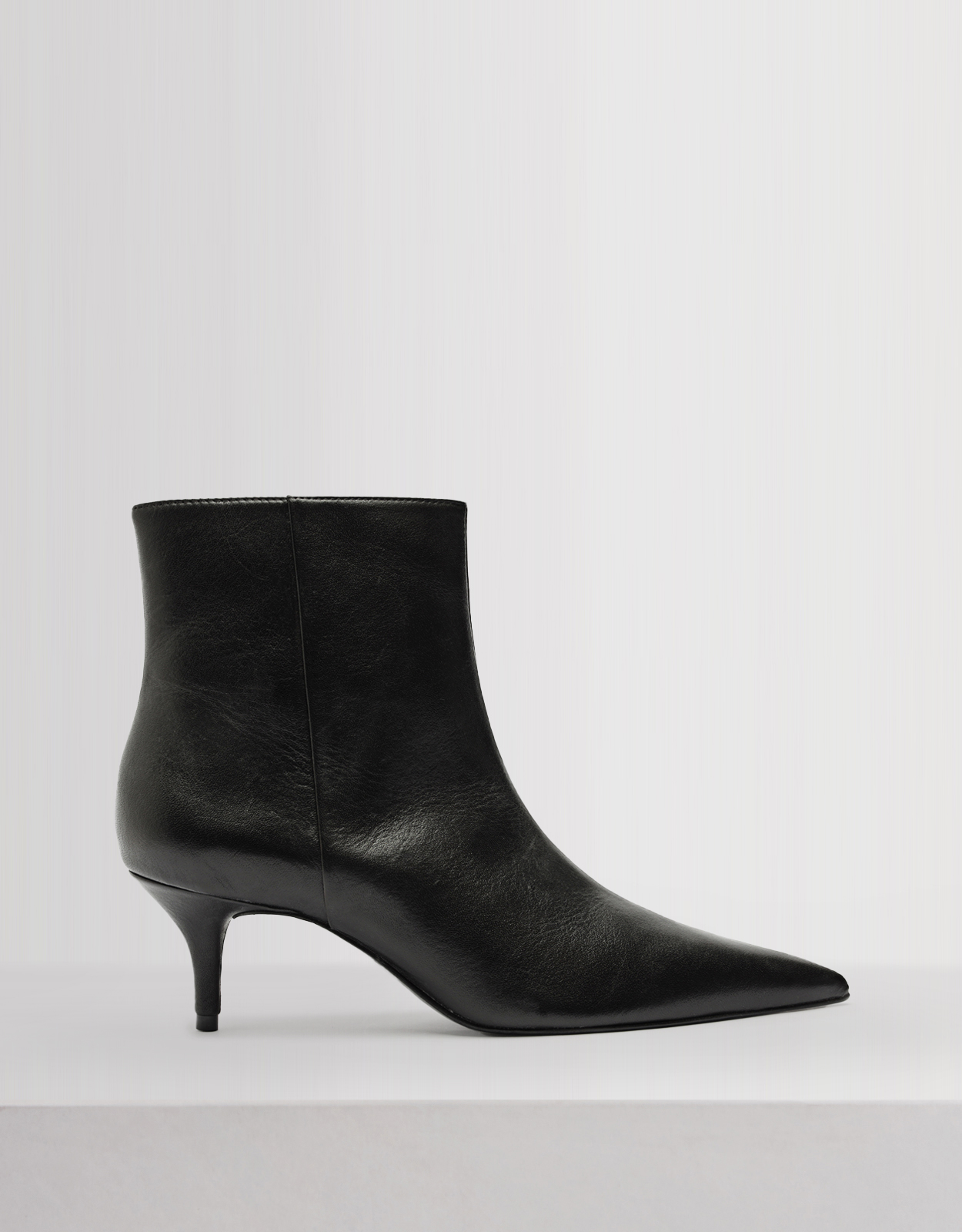 Schutz Mikki Leather Mid-Heeled Ankle Boots - US 6