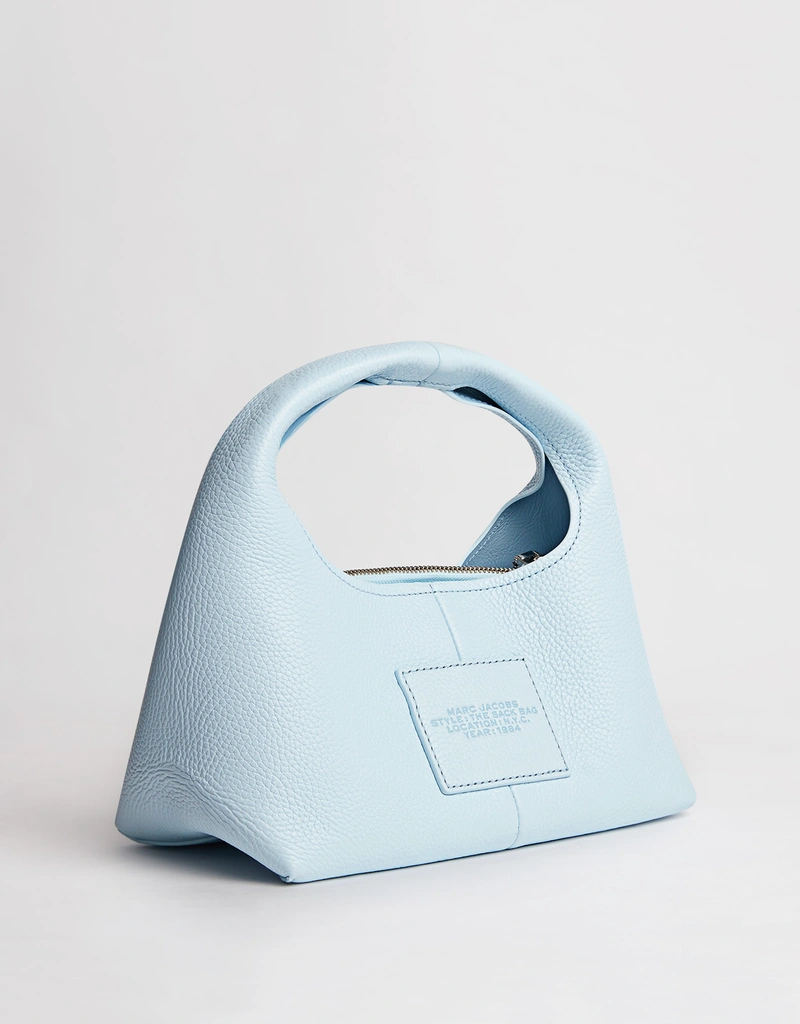 MARCJACOBSミニバッグ ミニバッグはお好きですか？新作の「THE MINI BAG」が今の気分