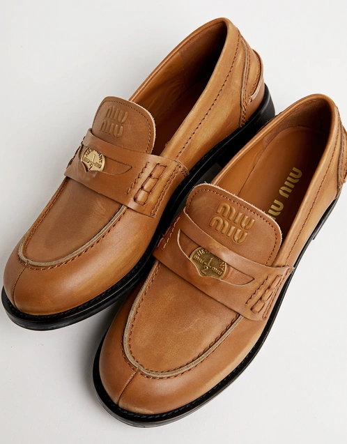 Miu Miu Penny Vintage Leather ローファー (フラット) IFCHIC.COM
