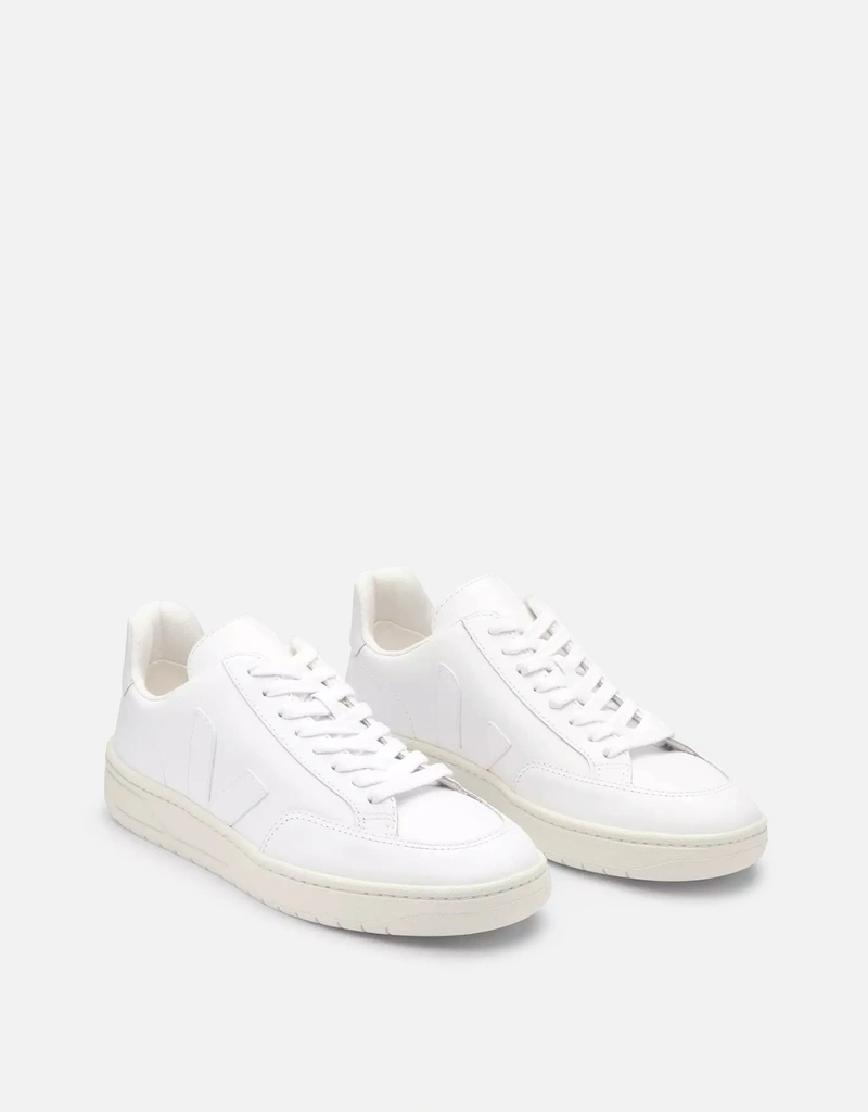 Veja Unisex V-12 Leather Low-Top スニーカー (スポーツカジュアル