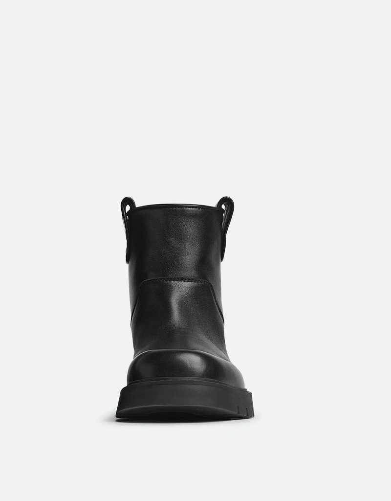 Bottega Veneta Men's Haddock Calfskin Ankle Boots () IFCHIC.COM