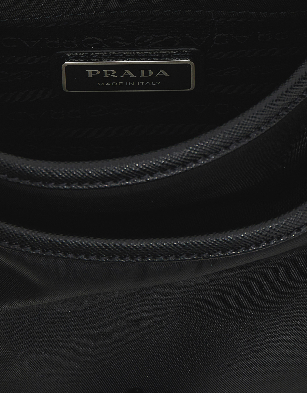 Prada ユニセックス ロゴ入りリナイロン クロスボディバッグ