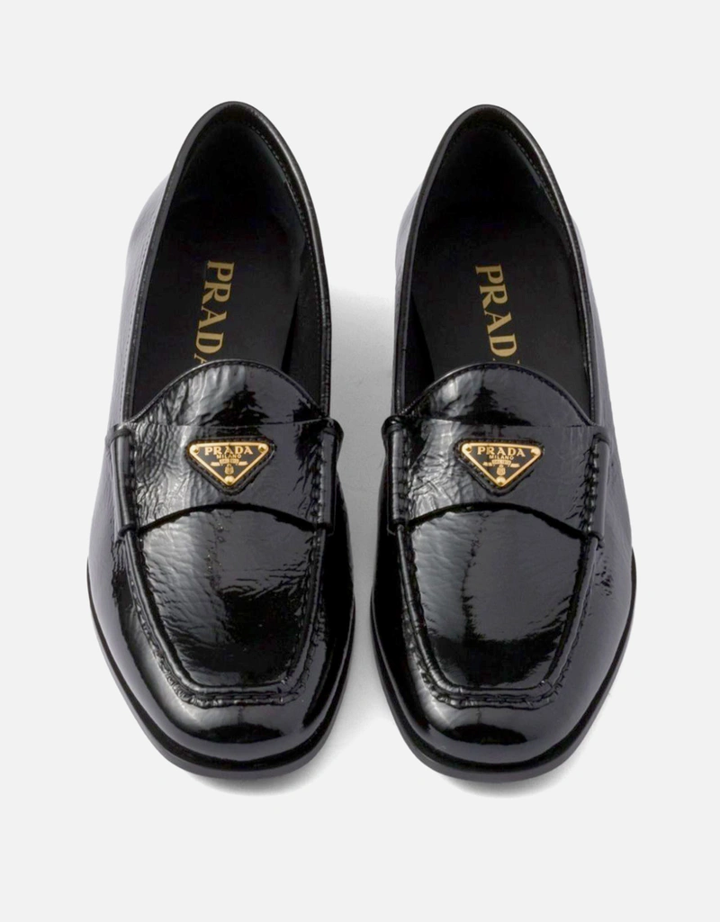 Prada エナメル加工ラムレザー ローファー () IFCHIC.COM