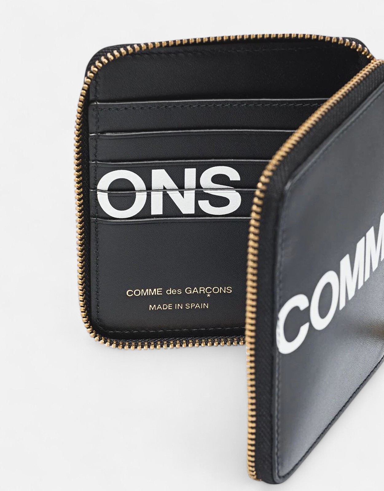 Comme des Garcons Wallet Unisex Logo Printed Calfskin Zip Around
