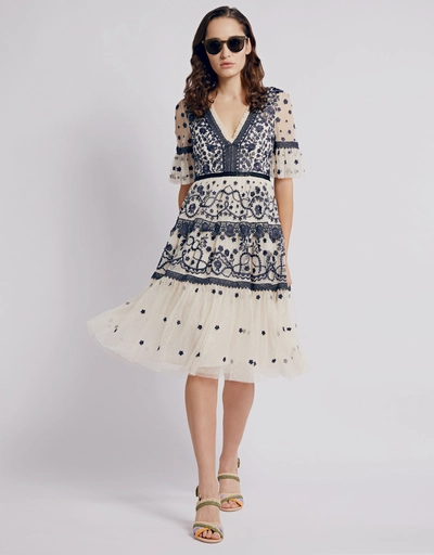 Midsummer V-neck Floral Lace Knee Length Dress