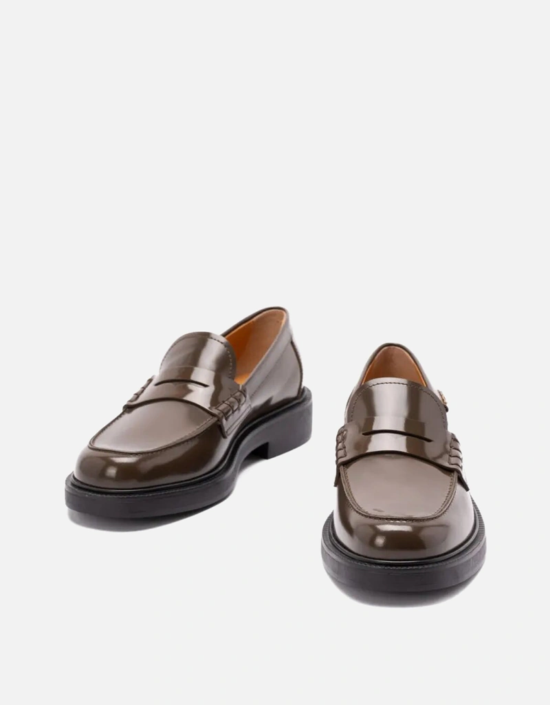Tod's カーフレザーシェイド仕上げペニーローファー (ローファー