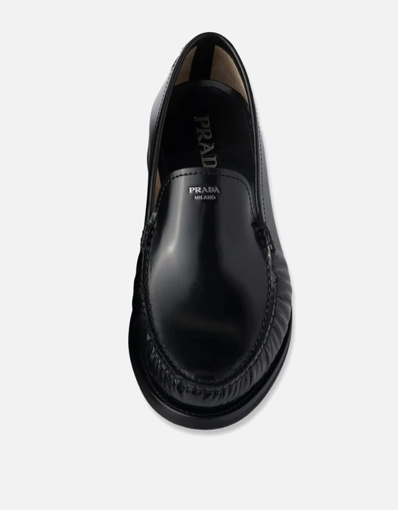 Prada メンズ ブラッシュドカーフレザー ローファー (ローファー