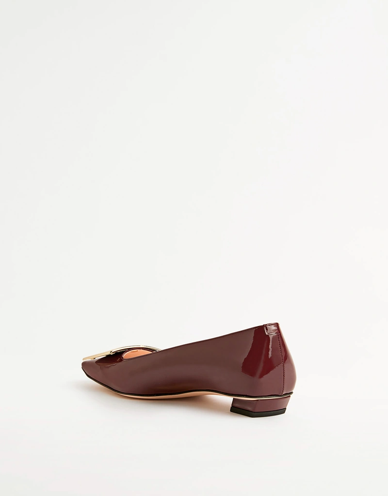 Roger vivier パテントレザー バレリーナ クリーム 女性 ユールック パテントレザー バレリーナ
