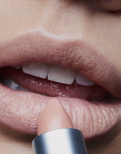 Lustre Lipstick-Myth
