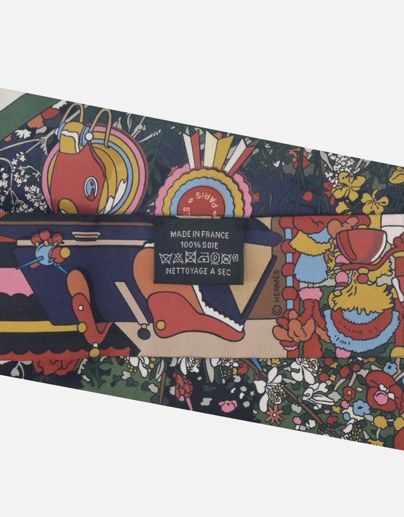 Hermès エルメス ポニー・ピットストップ トゥイリー シルクスカーフ