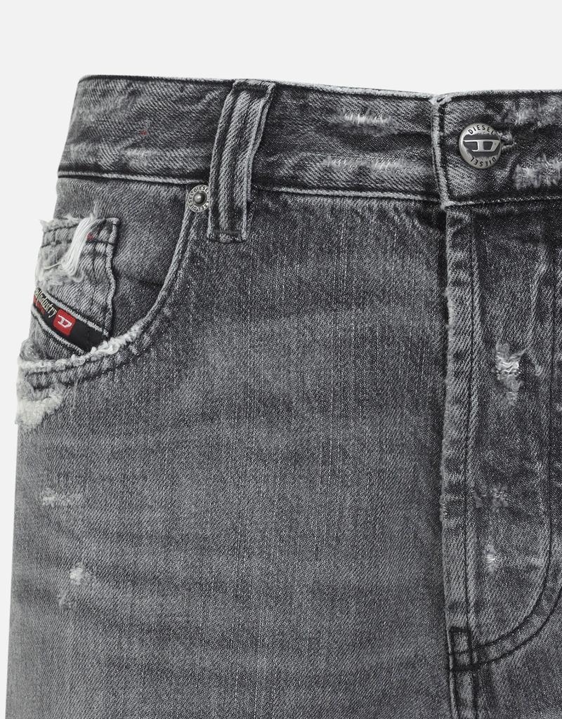 Diesel 1988 D-Ark Straight-Leg Jeans (Denim,Jeans) IFCHIC.COM