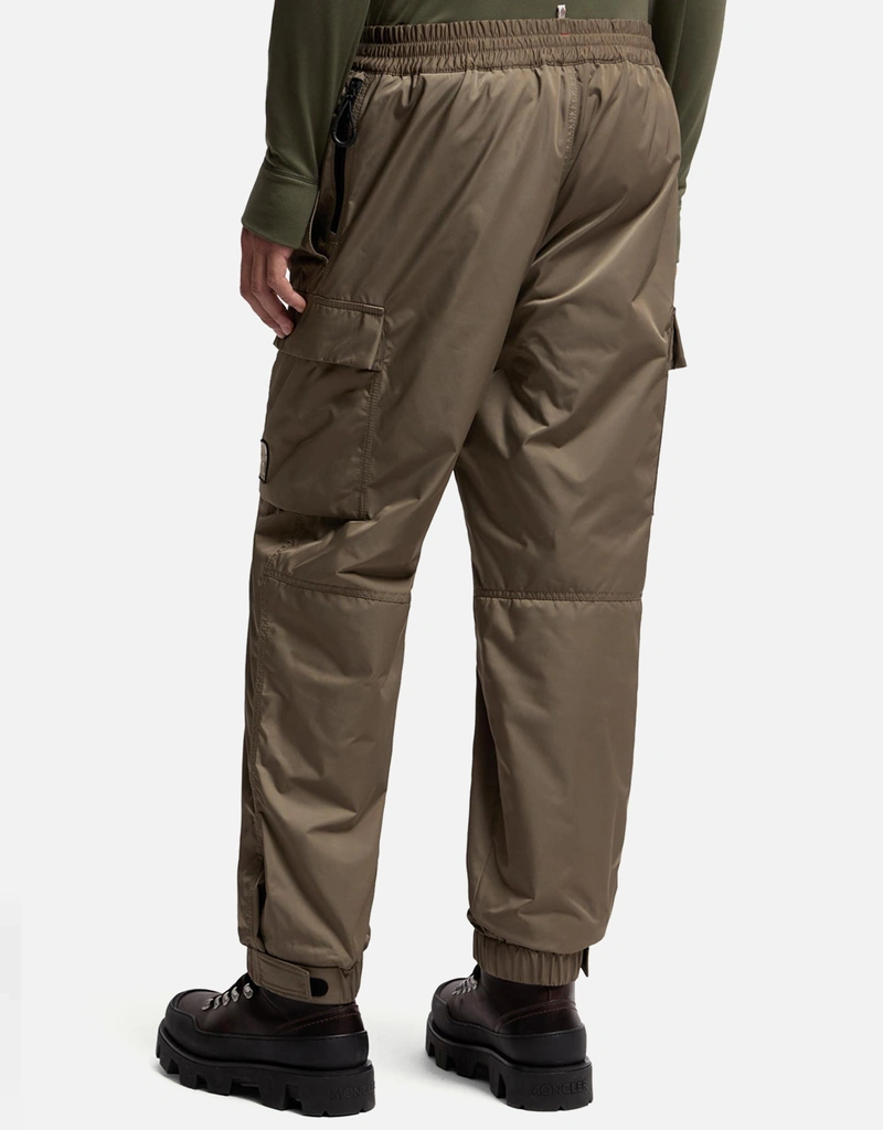 モンクレール カーゴパンツ　サイズ46 MONCLER（モンクレール） カーゴパンツ Logo Patch Cargo Pants