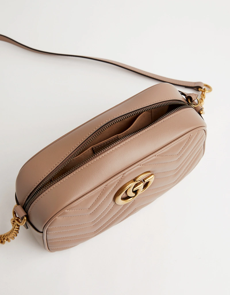 Gucci GGマーモント小型マトラッセレザーショルダーバッグ () IFCHIC.COM