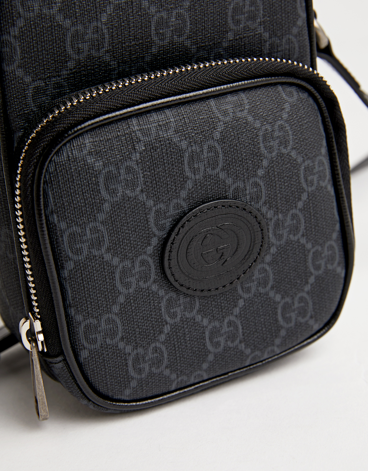 Gucci インターロッキングGミニキャンバスクロスボディバッグ