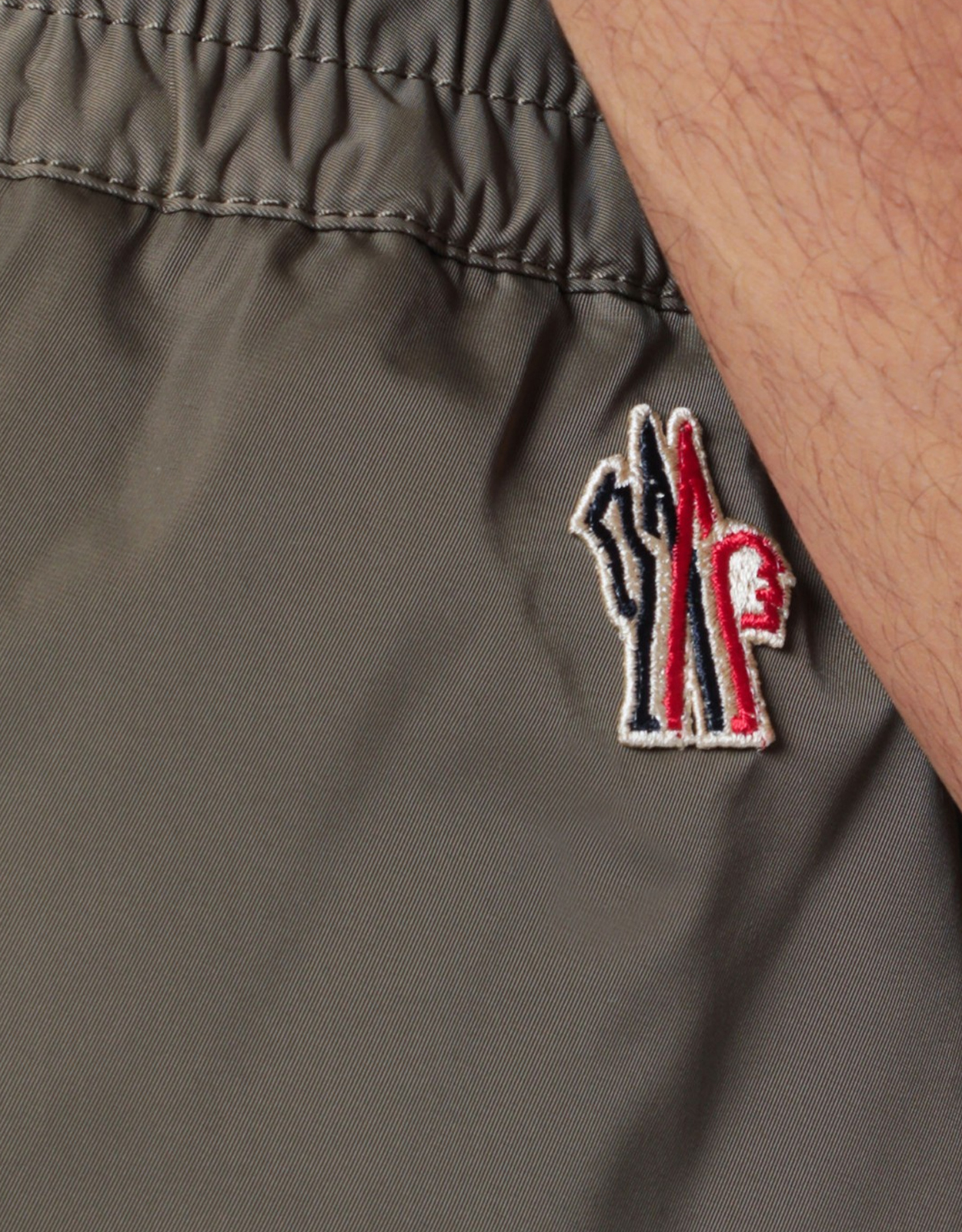 Moncler Grenoble メンズオリーブグリーンナイロンカーゴパンツ