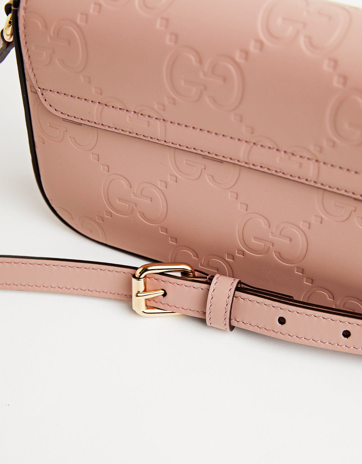Gucci GGスーパーミニカーフスキンフラップクロスボディバッグ