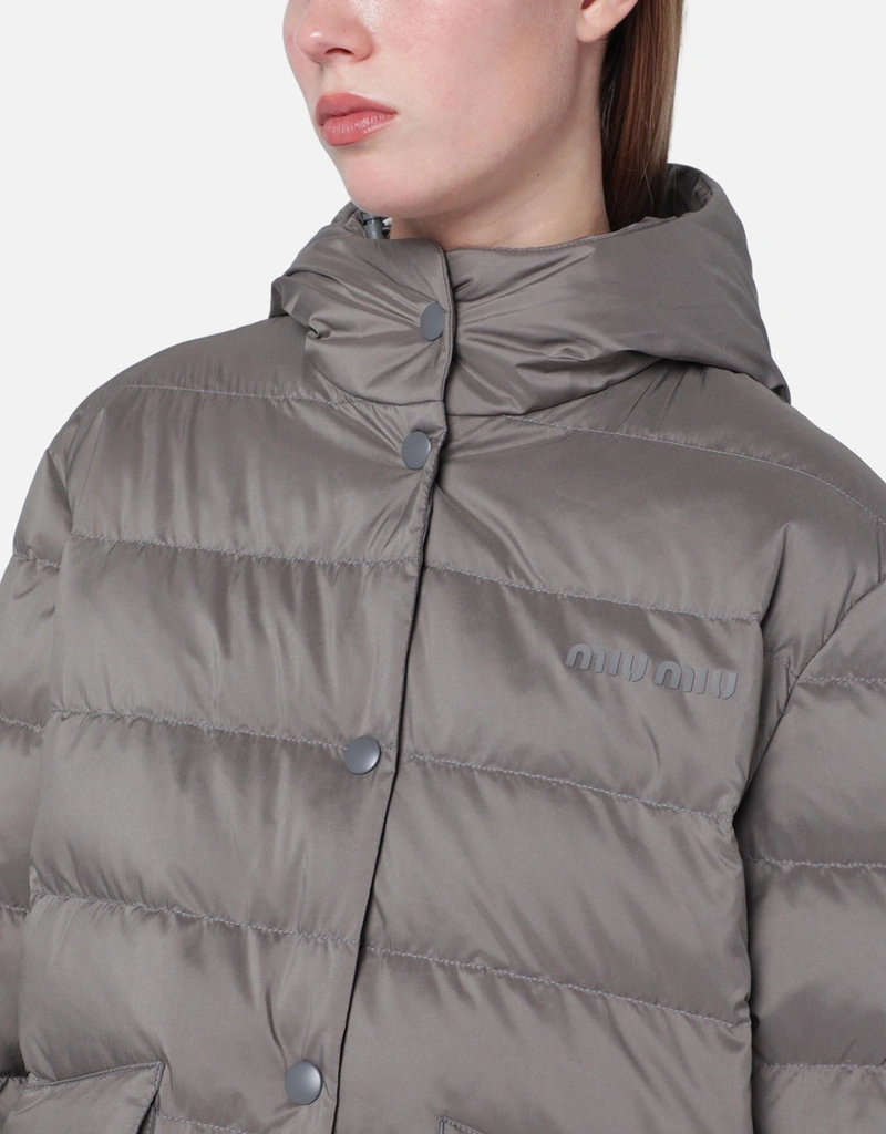 Miu Miu テクニカルポンジーダウンジャケット (すべての新品) IFCHIC.COM