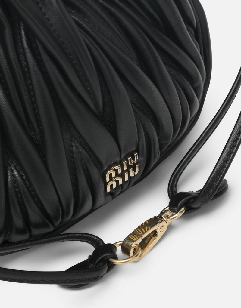 Miu Miu マトラッセナッパレザーポーチ (すべての新品) IFCHIC.COM