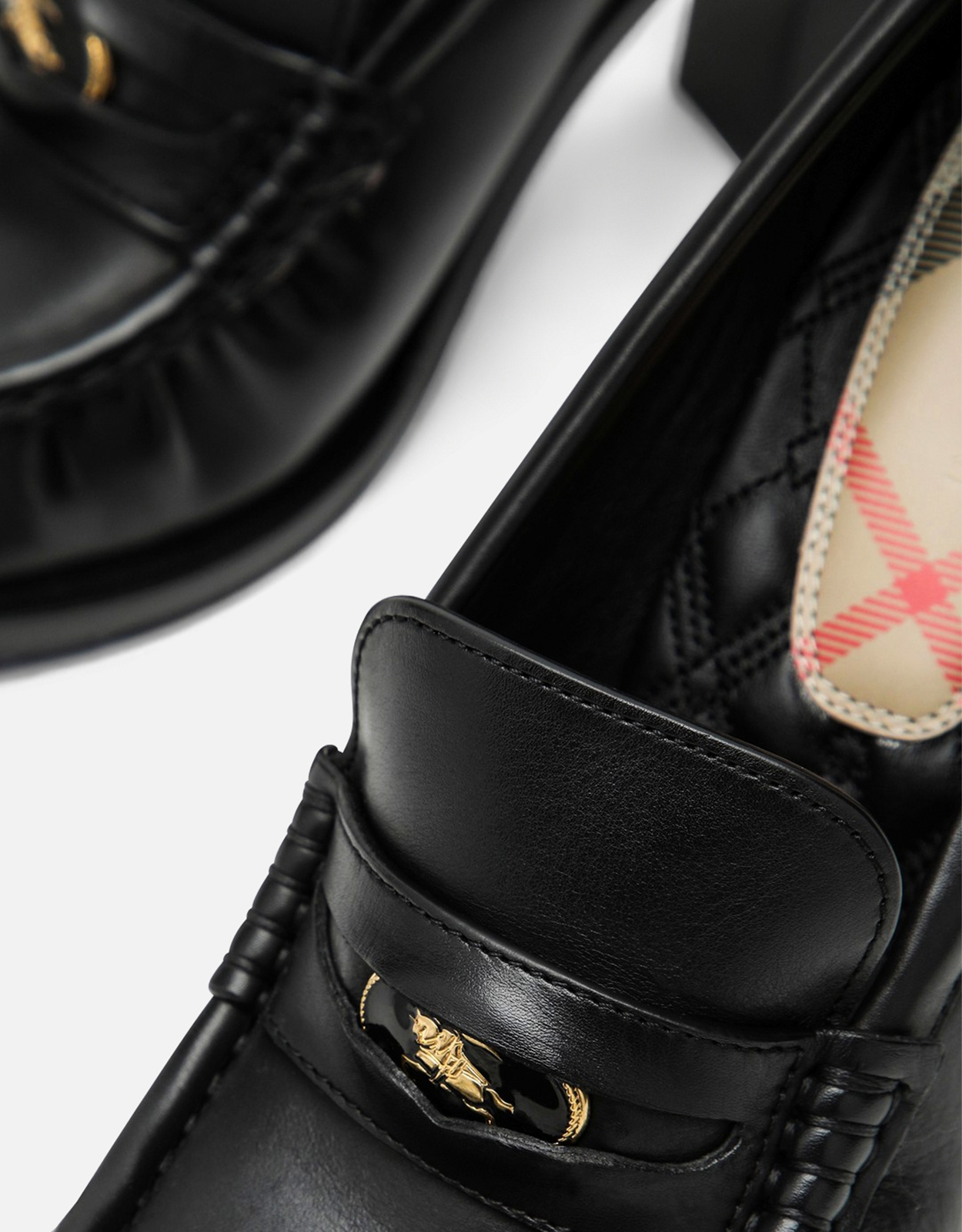 Burberry レザーキャデットヒールローファー (すべての新品) IFCHIC.COM