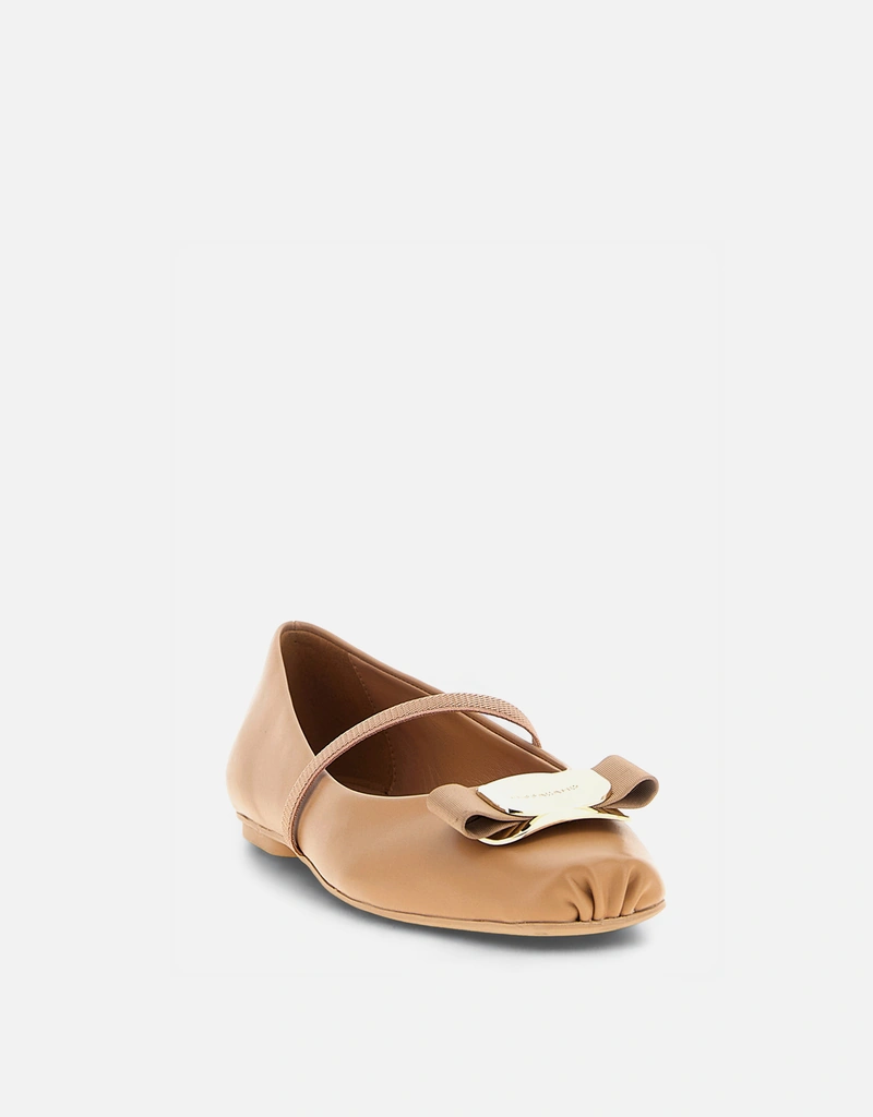 Salvatore Ferragamo ニュー ヴァラ プレート バレエフラット