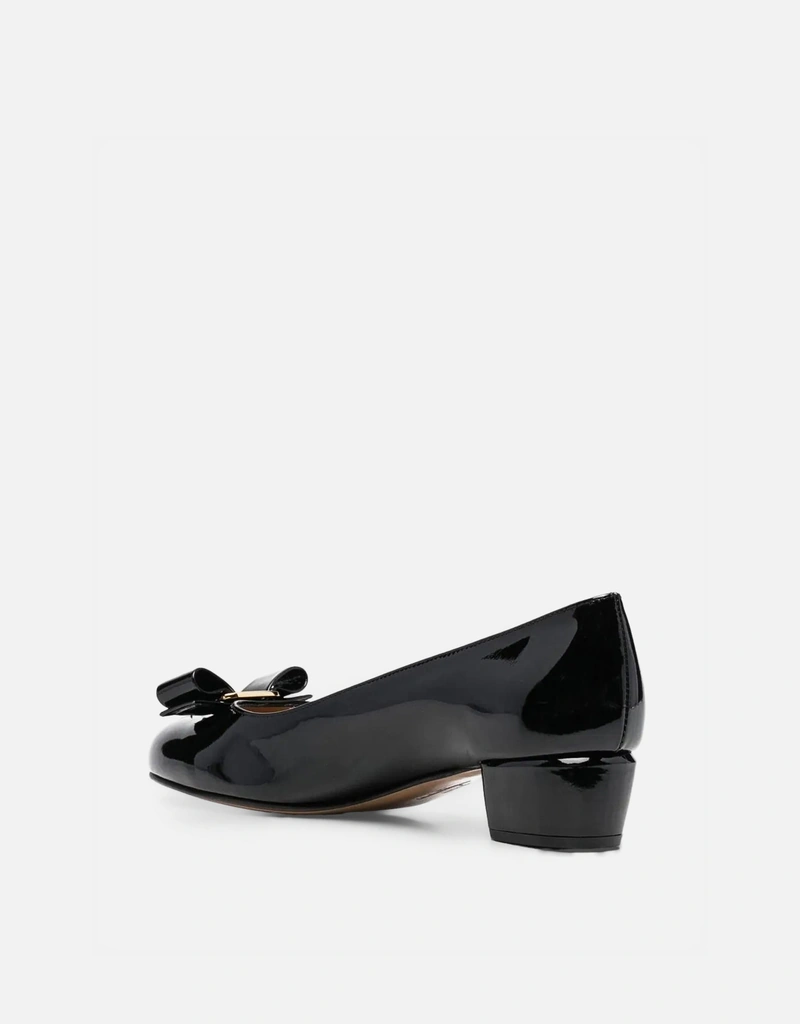 Salvatore Ferragamo ヴァラ ボウ パテントレザー パンプス (すべての Salvatore Ferragamo ヴァラ ボウ パテントレザー パンプス (すべての