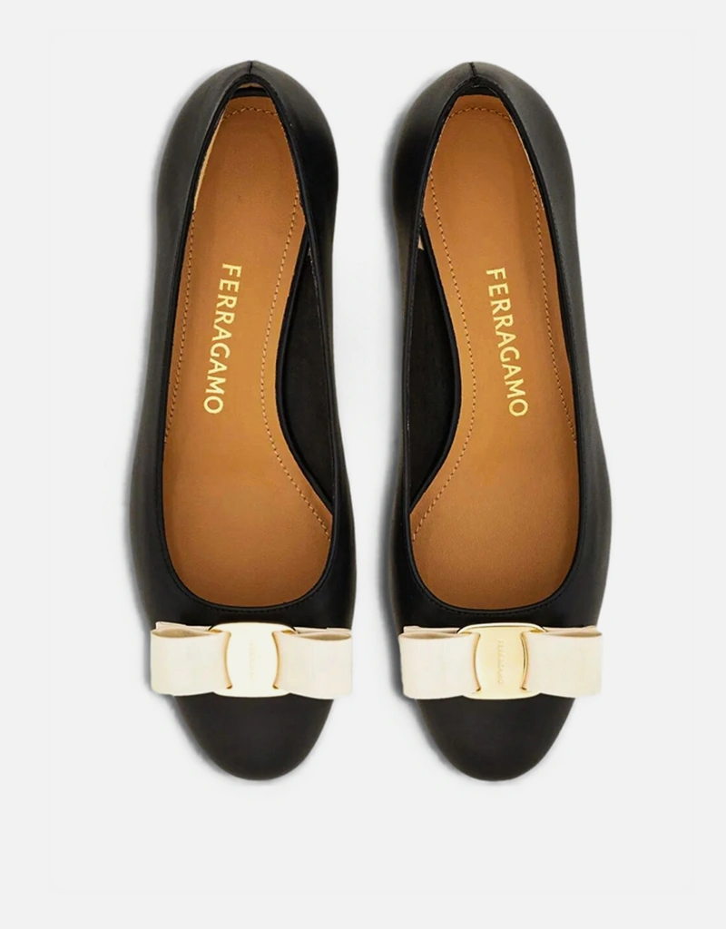 Salvatore Ferragamo Smooth Leather Vara 2.0 Décolleté (All New In