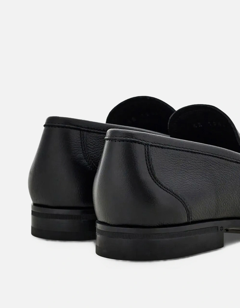 Salvatore Ferragamo メンズレザーローファー ガンチーニバックル付き