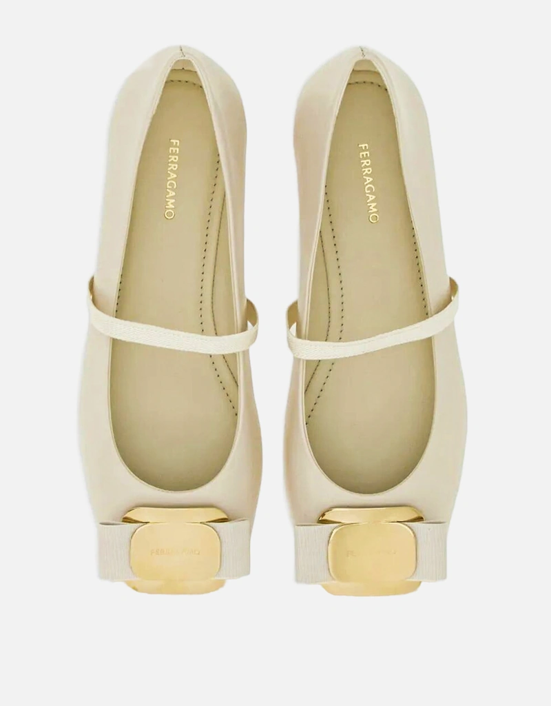 Salvatore Ferragamo ニュー ヴァラ プレート バレエ フラット (すべて