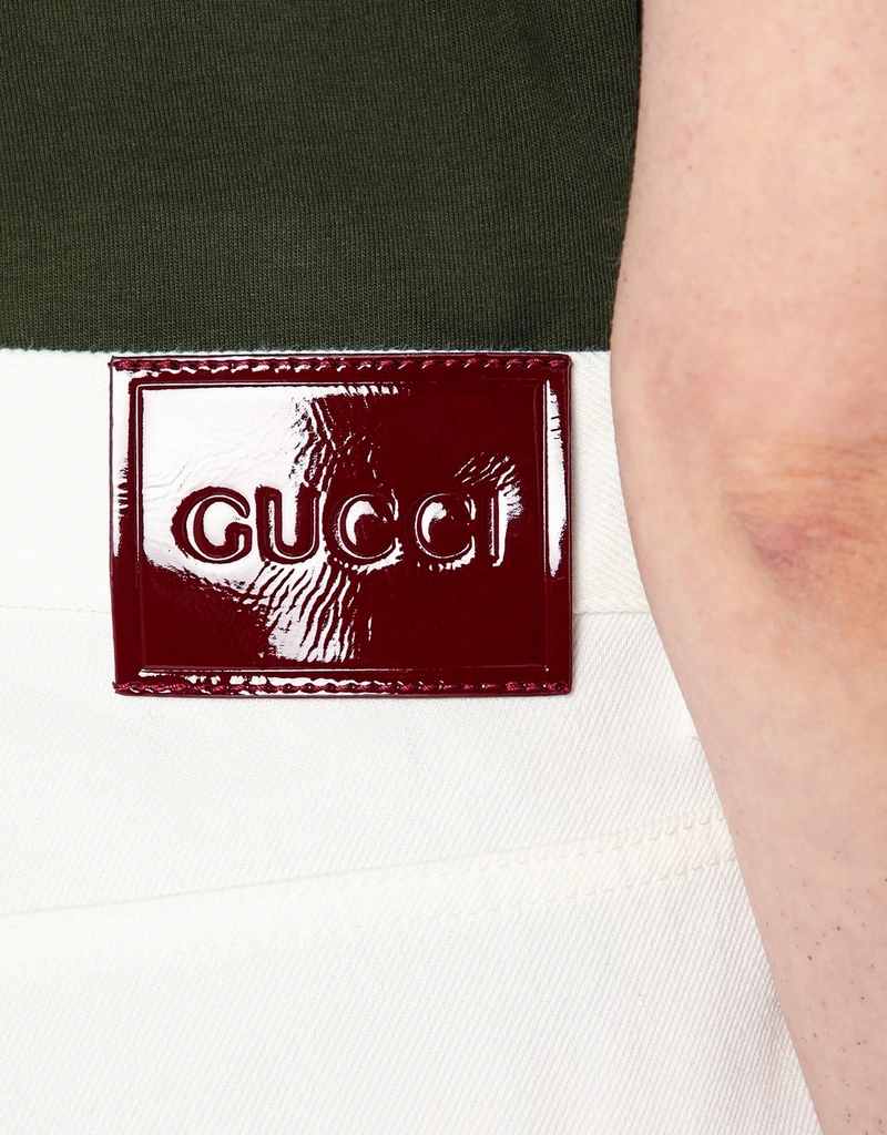 【GUCCI】　ホワイトデニム　フレア　swag Gucci クロップドデニムフレアジーンズ (パンツ) IFCHIC.COM