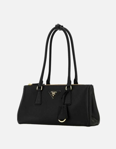 Prada ショルダーバッグ | バッグ 新作・セール | IFCHIC ジャパン公式