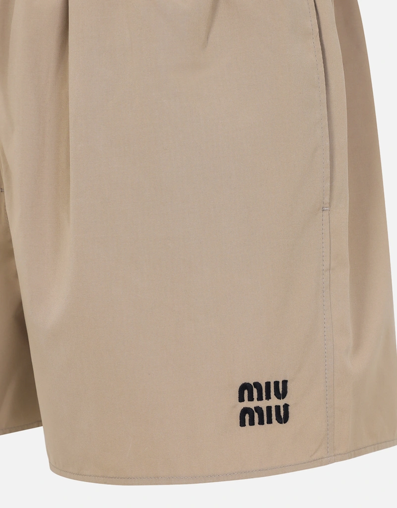 夏場に大活躍な「MIU MIU」綿ツイルのショーツ 夏場に大活躍な「MIU MIU」綿ツイルのショーツ