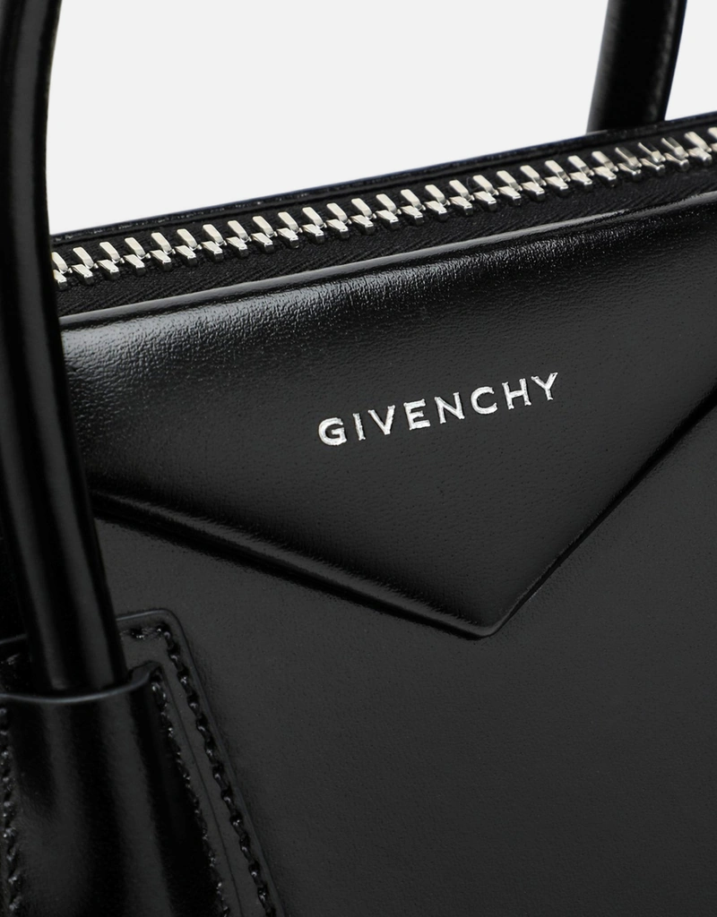 GIVENCHY カーフレザー　ハンドバッグ　ボックス　スクエア　ブラック Givenchy アンティゴナ小型ボックスカーフスキンレザーハンドバッグ