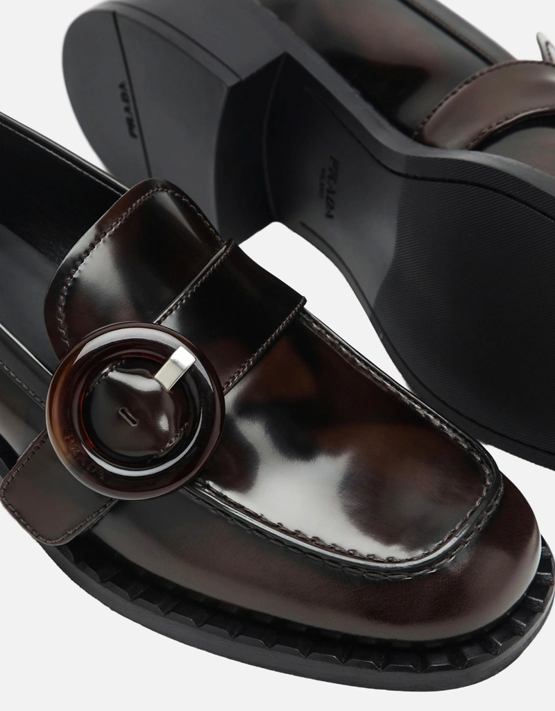 Prada ブラッシュドカーフスキンレザー ローファー (すべての新品