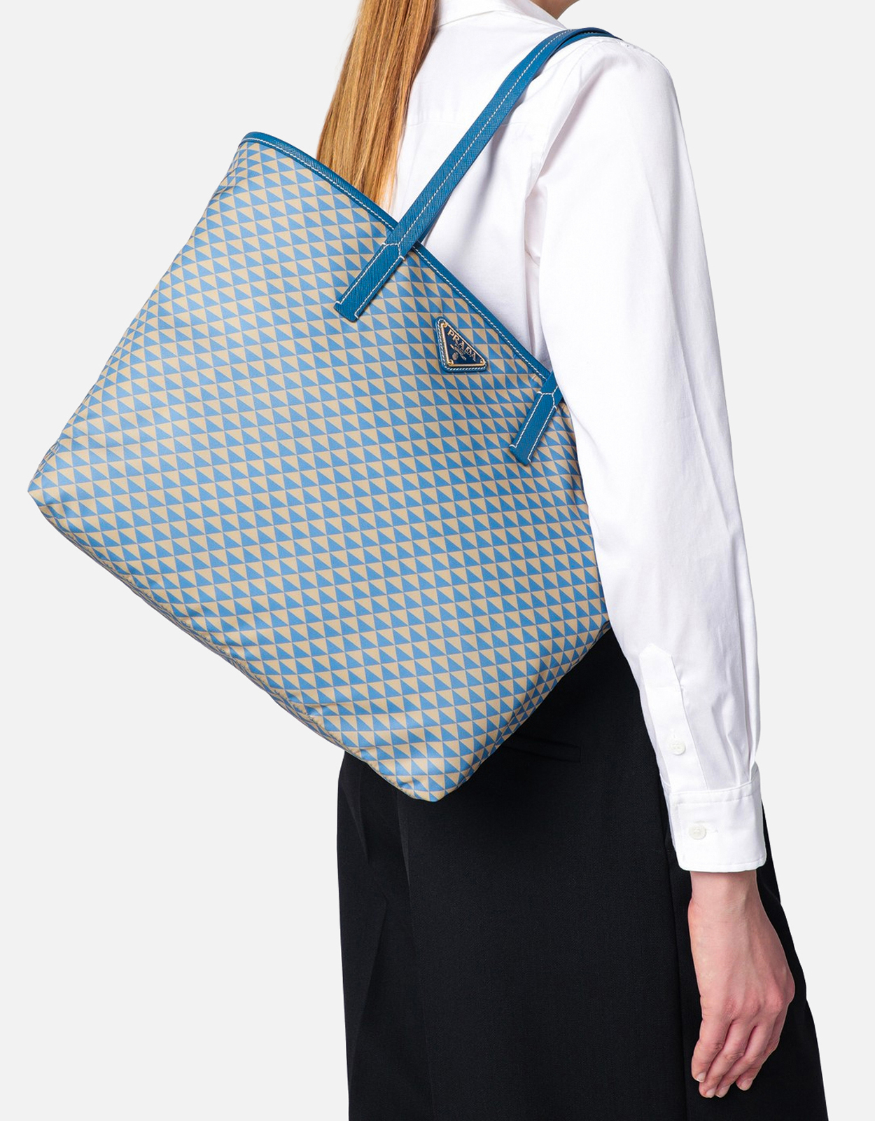 Prada ライトブルーナイロンバッグ (すべての新品) IFCHIC.COM